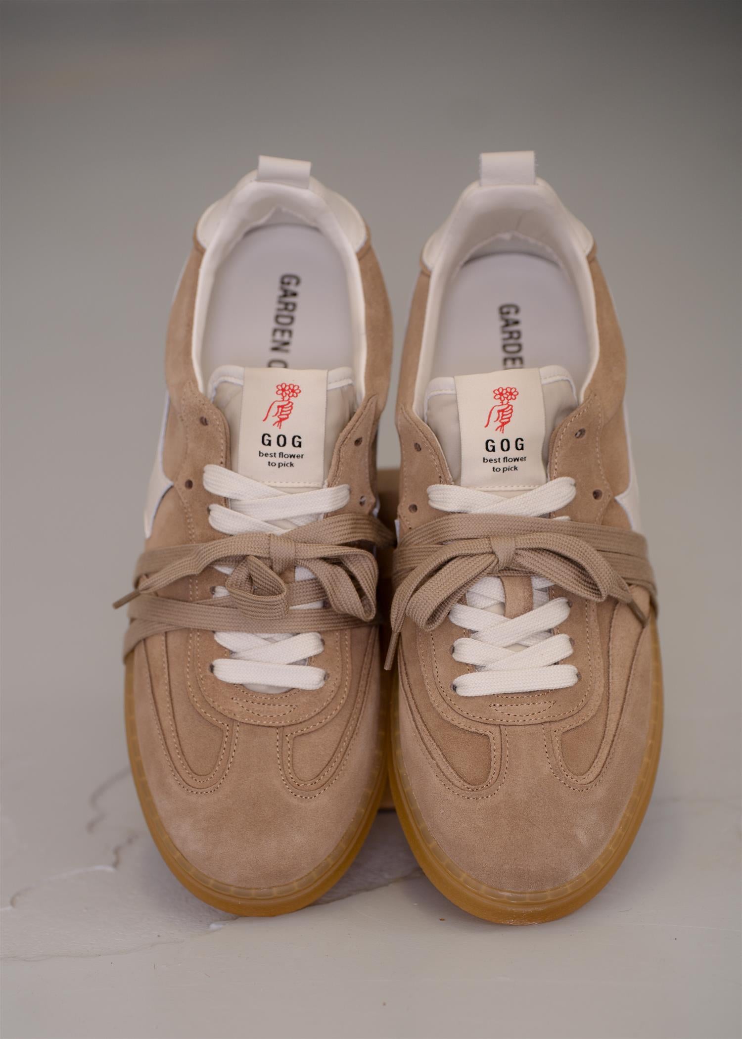 Image of Earth Suede Dark Beige Uomo