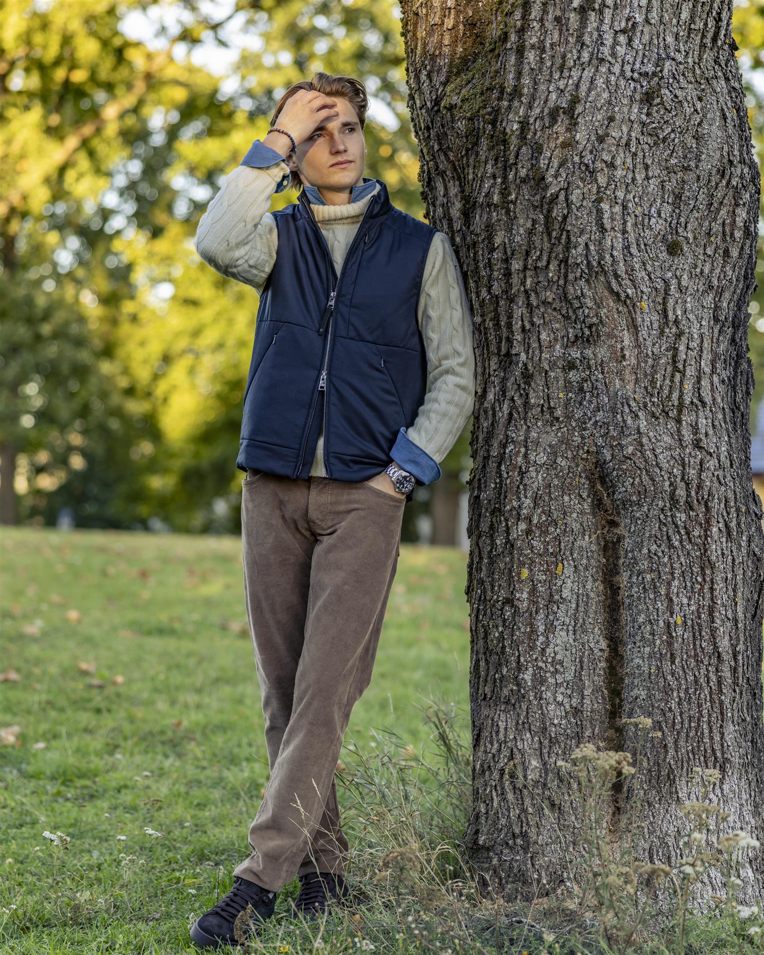 Image of ARLO MAN VEST DARK NAVY